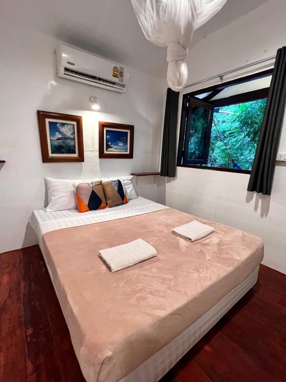 Secret Place Hotel And Restaurant Haad Yao Extérieur photo